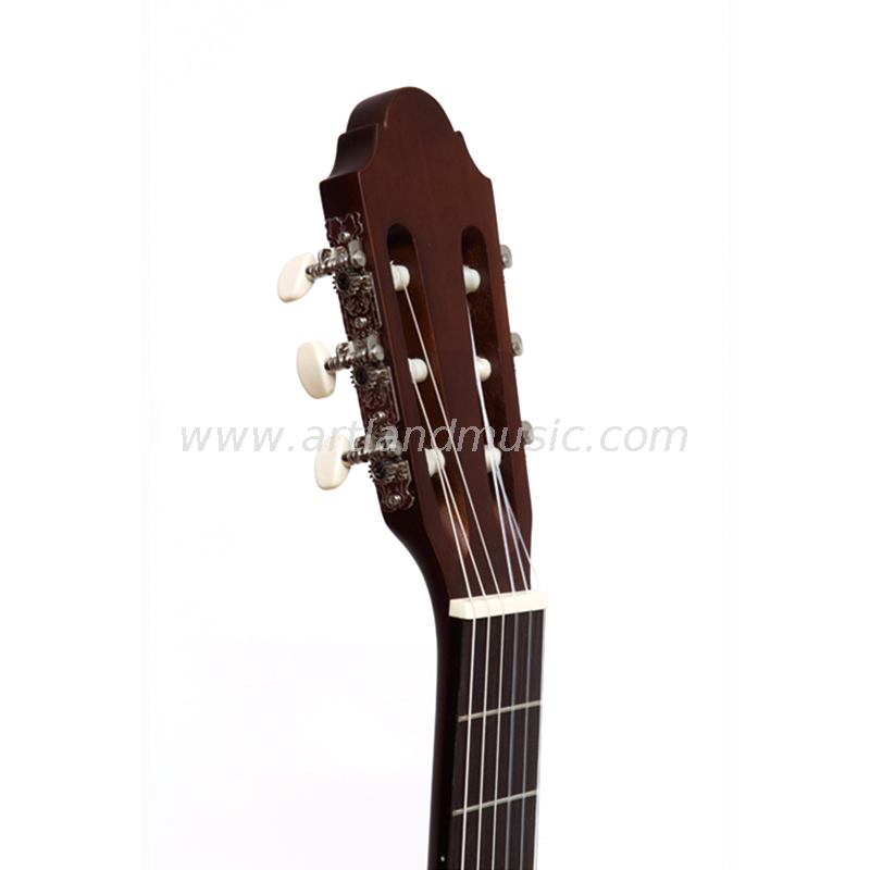 Guitarra clásica de color natural con tapa de abeto (CG965)